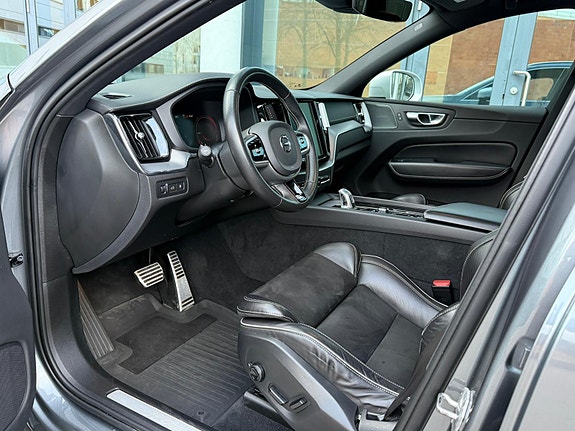 Volvo XC60 15 of 30