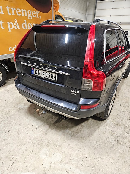 Volvo XC90 2 of 5