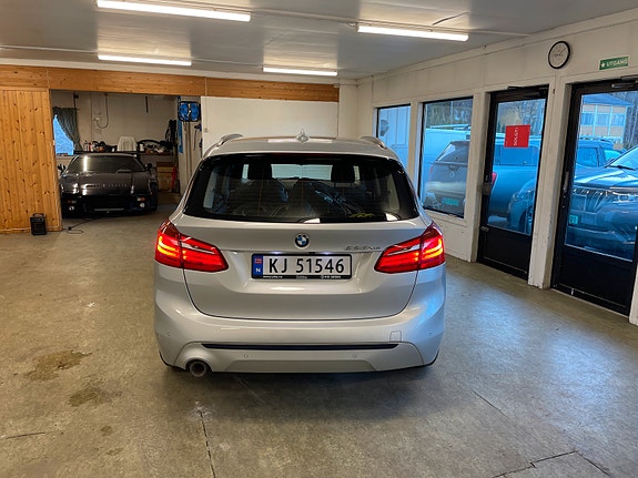 BMW 225xe 6 of 22