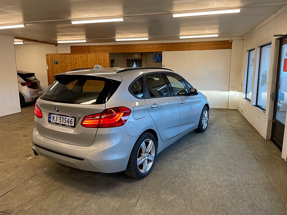 BMW 225xe 7 of 22