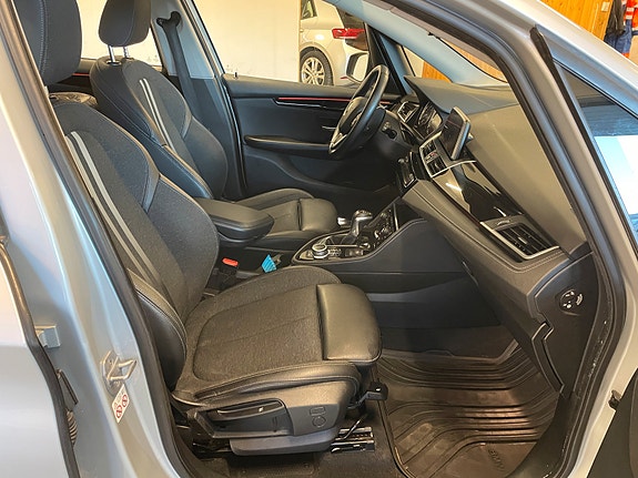 BMW 225xe 12 of 22