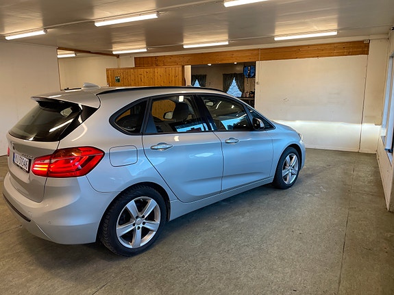 BMW 225xe 8 of 22