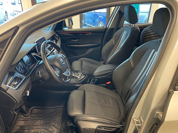 BMW 225xe 11 of 22