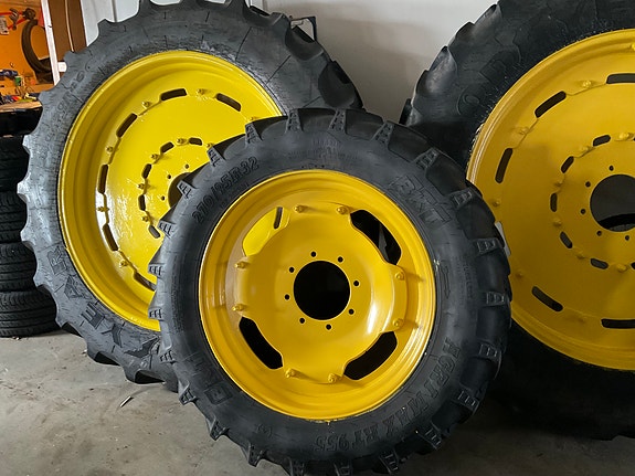 2 stk komplette sett radrenshjul til John Deere selges for kunde