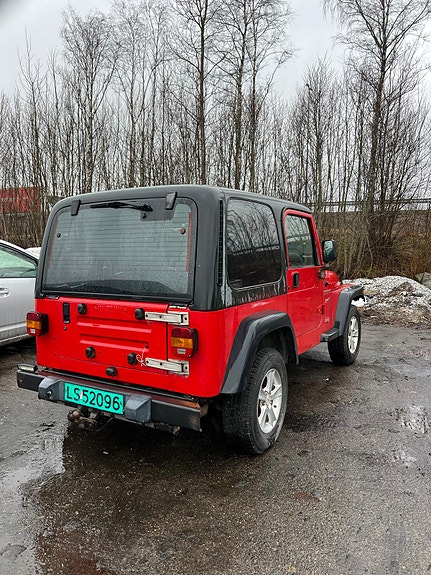 Jeep Wrangler 3 of 3
