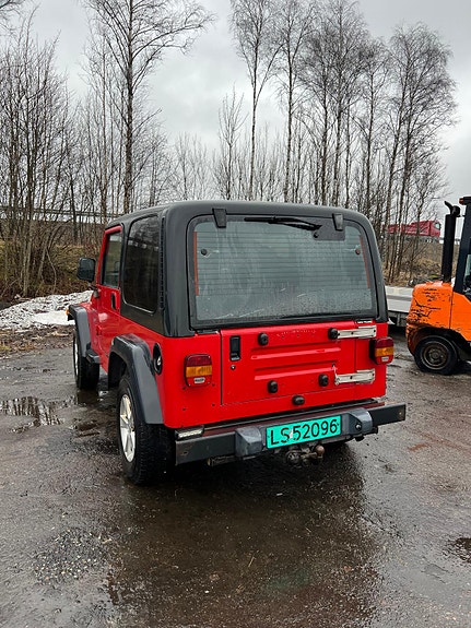 Jeep Wrangler 2 of 3
