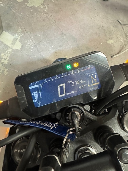 Honda CB 125 R 5 of 5