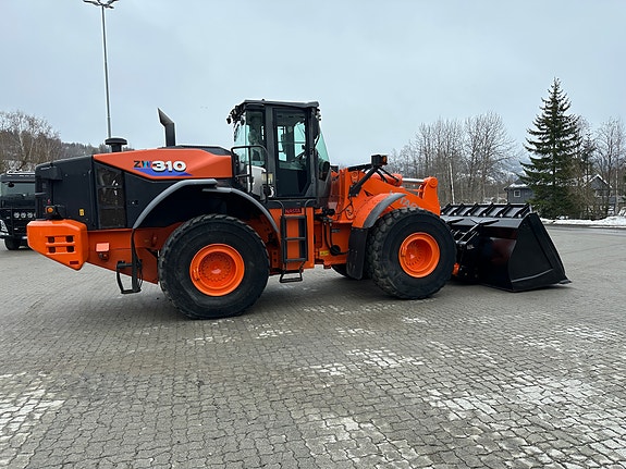Hitachi ZW 310-6, Lite timer, ny sertifisering, vi tar alt tenkelig i innbytte, bare kom med forslag 3 of 5