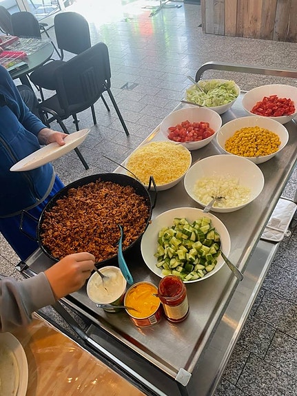 Det serveres alltid et måltid i fritidsklubbens åpningstid