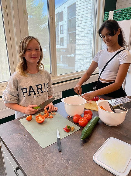 Matlaging på stort, tilrettelagt kjøkken