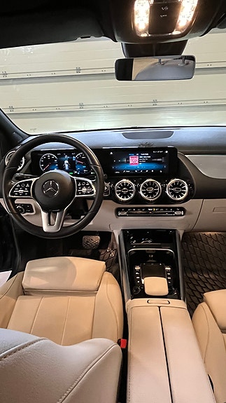 Mercedes-Benz 250 15 of 30