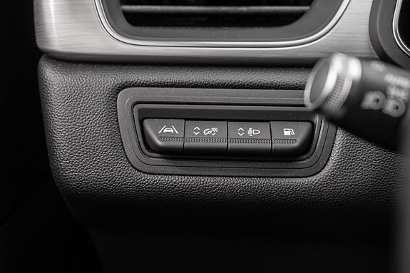 bilen har også lanekeeping assist