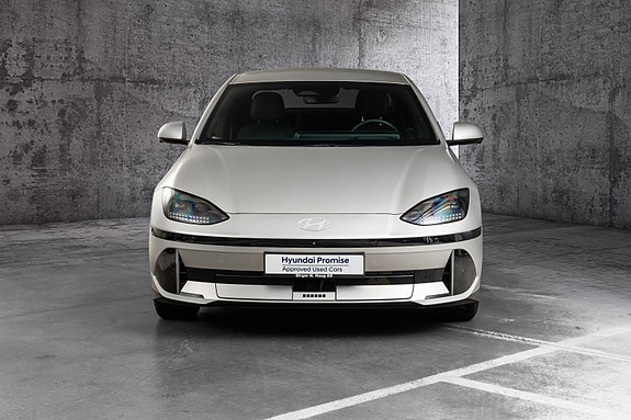 Hyundai Ioniq 6 4 of 5