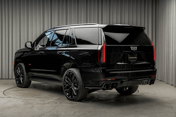 Cadillac Escalade 12 of 30