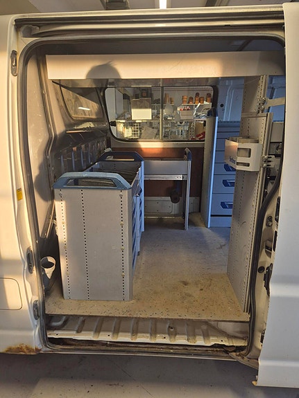 Toyota HiAce 2 of 5