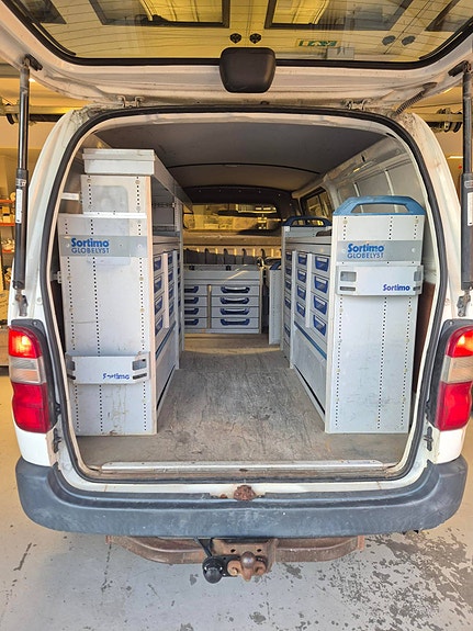 Toyota HiAce 4 of 5