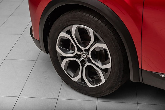 Flotte fler-eikers aluminiumsfelger understreker bilens sporty karisma.