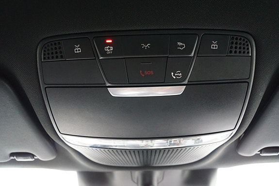 Mercedes-Benz EQC 30 of 30