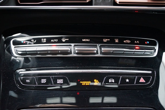 Mercedes-Benz EQC 19 of 30