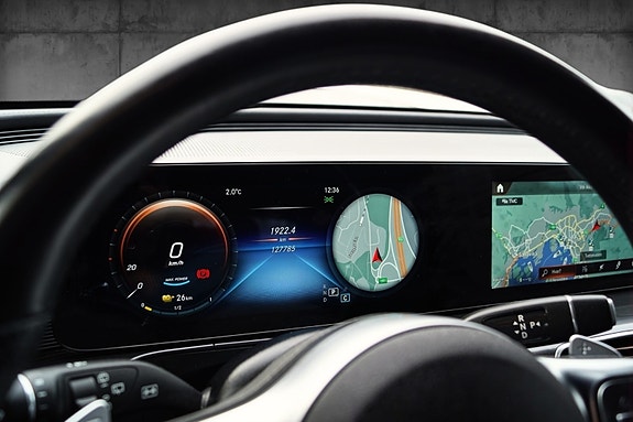 Mercedes-Benz EQC 16 of 30