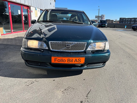 Volvo S70 2 of 5