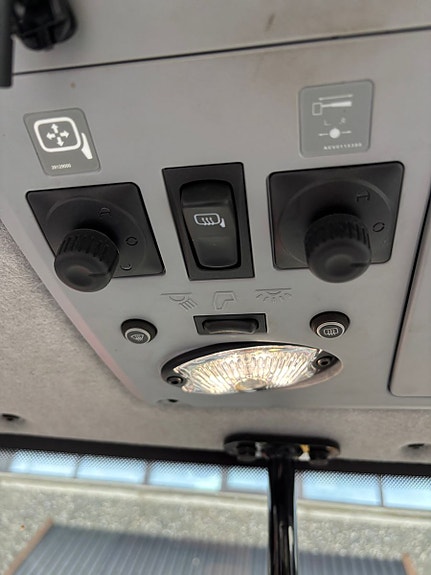 Valtra T234 Direct, fronthydraulikk, kun 3700 t. Nye dekk 2018, kr 1 129 000,-