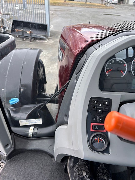 Valtra T234 Direct, fronthydraulikk, kun 3700 t. Nye dekk 2018, kr 1 129 000,-