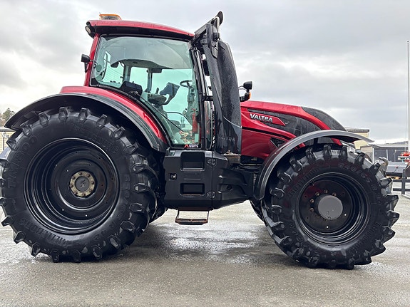 Valtra T234 Direct, fronthydraulikk, kun 3700 t. Nye dekk 2018, kr 1 129 000,-
