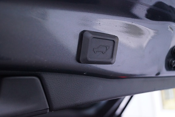 Toyota RAV4 Plug-in Hybrid 12 of 30