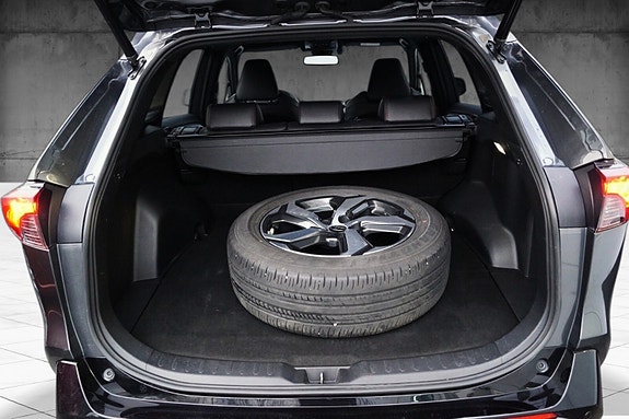 Toyota RAV4 Plug-in Hybrid 10 of 30