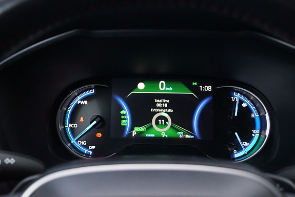 Toyota RAV4 Plug-in Hybrid 26 of 30