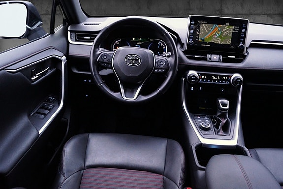 Toyota RAV4 Plug-in Hybrid 17 of 30