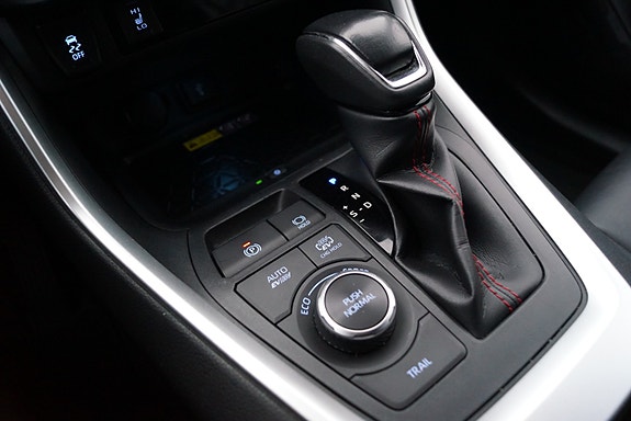 Toyota RAV4 Plug-in Hybrid 27 of 30