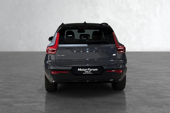 Panoramatak og baklys iøynefallende, perfekt for alle årstider.