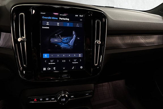 Intuitivt kontrollpanel med smarte kjøreinnstillinger og funksjonsvalg.