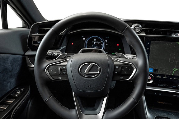 Lexus RZ300e 17 of 21