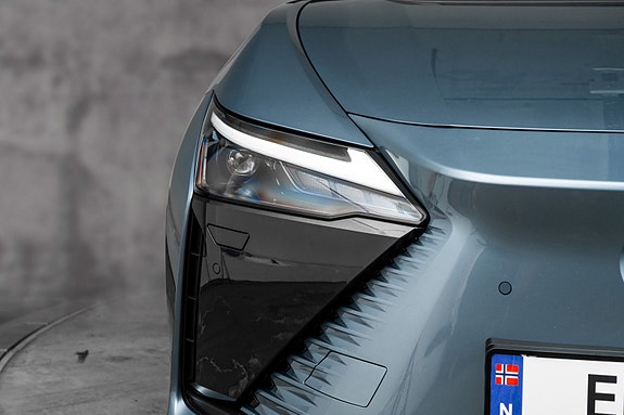 Lexus RZ300e 5 of 21