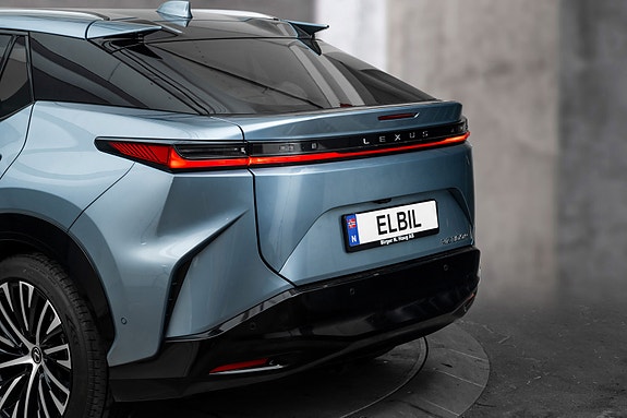 Lexus RZ300e 7 of 21
