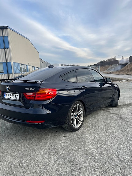 BMW 320d 16 of 30