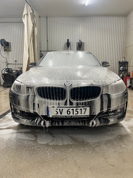 BMW 320d 29 of 30