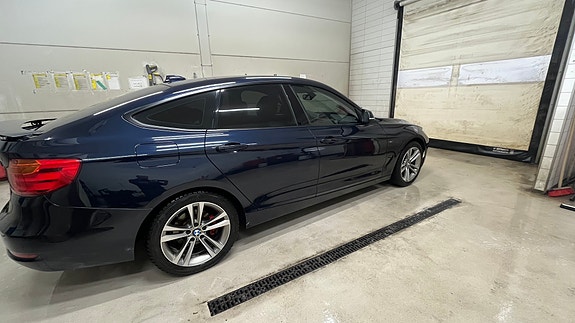 BMW 320d 18 of 30