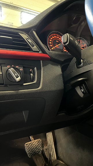 BMW 320d 24 of 30