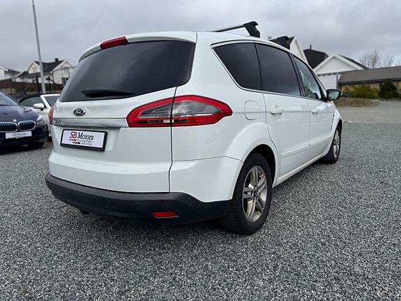 Ford S-MAX 4 of 5