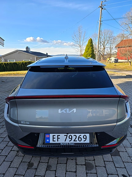 Kia EV6 3 of 5