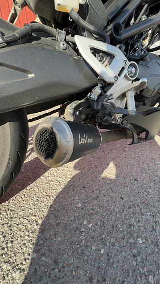 Honda CB 125 R 3 of 5