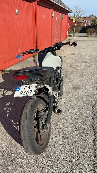 Honda CB 125 R 2 of 5