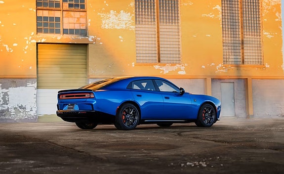 Dodge Charger 4 of 5