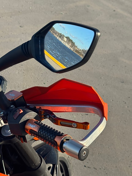 KTM 125 Duke 8 of 12