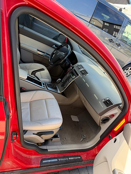 Volvo S40 8 of 9