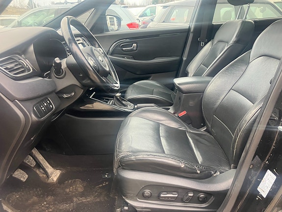 Kia Carens 5 of 5